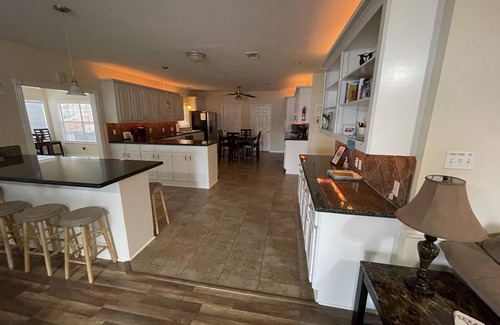 Crockett House | "Lakeside" Kayaks, dock with boat house, huge porch and much more