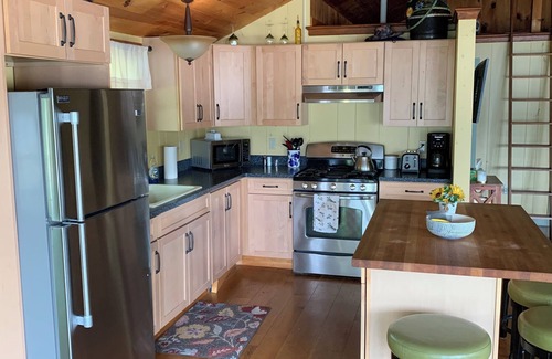 Munsonville Cottage | Lakeside living! Relax and enjoy prestine Granite Lake….your oasis to breathe