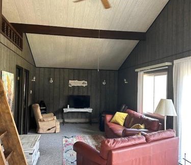 Port Hope House | Lakeside Loft - Walk to Lighthouse County Park
