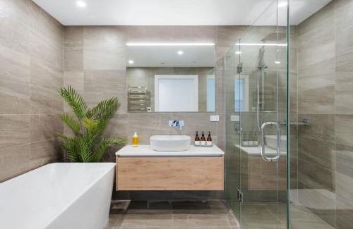Wanaka Hotel | Lakeside Luxury Studio Apartment