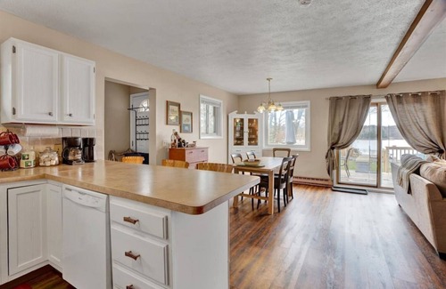 Tobyhanna Cottage | Lakeside Poconos w/Hot Tub, Firepit, Private Beach