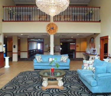 Houghton Lake Hotel | Lakeside Resort & Conference Center
