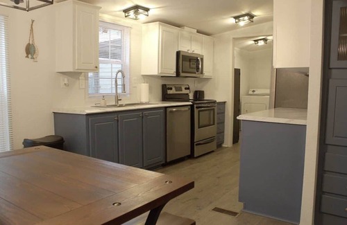 Quitman House | Lakeside Retreat Summ