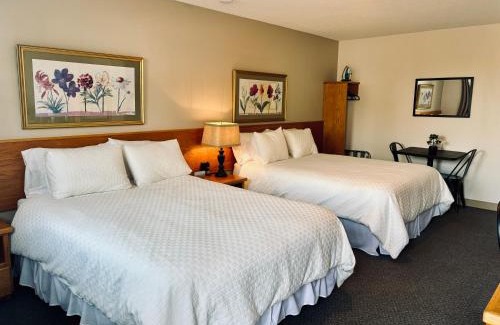 Plaster Rock Hotel | Lakeside Stays