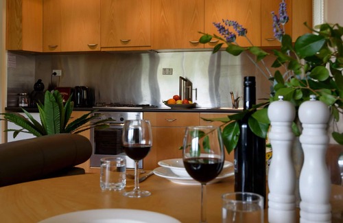 Daylesford Apartment | Lakeside Suite 3 Summ