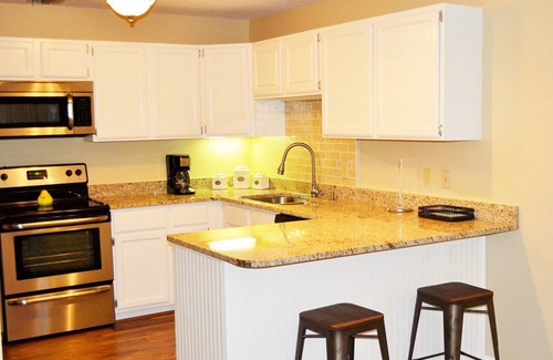 Salem Condo | Lakeview 2BR-2 1/2BA Condo in Keowee Key Resort