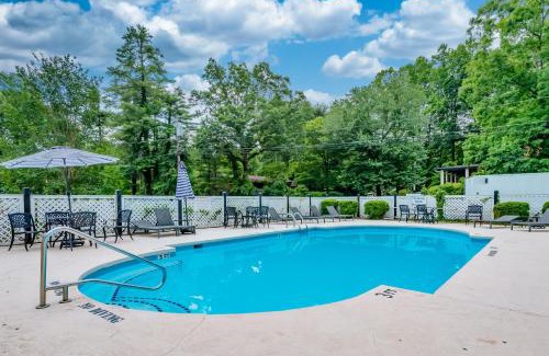 Flat Rock Hotel | Lakeview Cottage - Unit 305