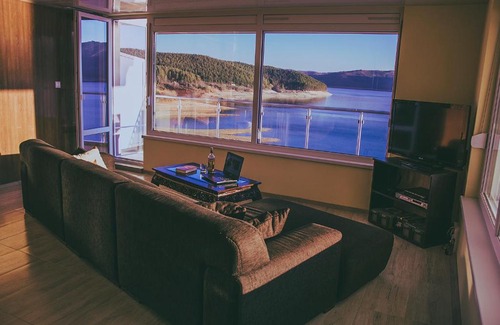 Dalgopo Bed & Breakfast | Lakeview-Estate ApartHotel