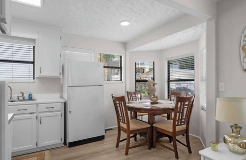 Myrtle Beach House | Lakeview Getaway: Ground-Level 3BR Near Beach