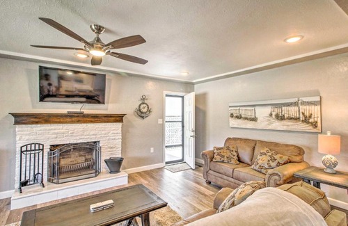 Lakeview House | Lakeview Home - 1 Mile from Bull Shoals Lake!