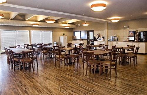 Brandon Hotel | Lakeview Inns & Suites - Brandon