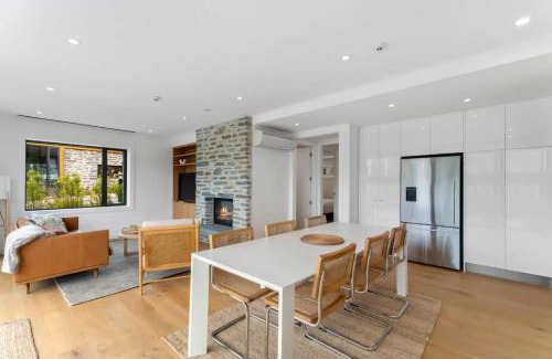 Wanaka Apartment | Lakeview Luxury Villa