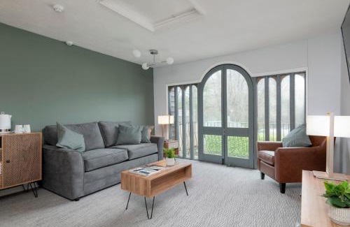 Dunkeswell Hotel | Lakeview Manor
