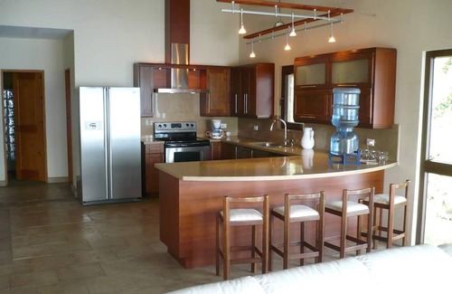 San Antonio Palopo Villa | Lakeview on the Rocks