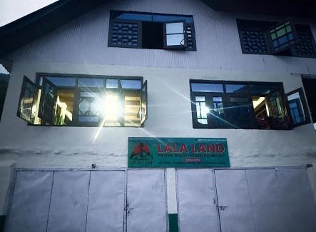 Gund House | Lala Land