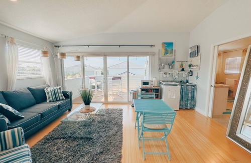 Horton Shores Apartment | LaLa`s Beach House - Walking Distance to the Beach and Shopping