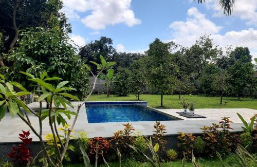 Kecamatan Narmada House | Laluna Narmada