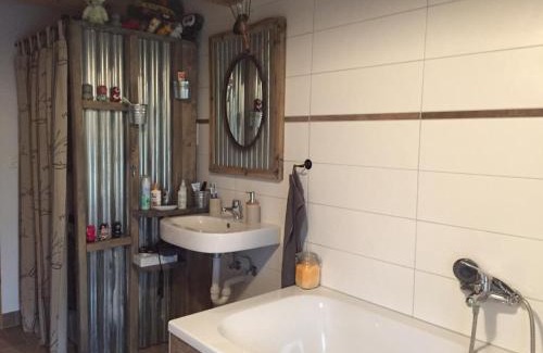 Auvernier Bed & Breakfast | LaMaisonRouge chambre d'hôtes