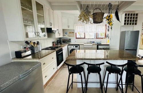 Still Bay Apartment | LaMer No 5