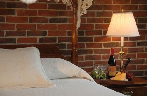 Hampton Hotel | Lamies Inn & The Old Salt Tavern
