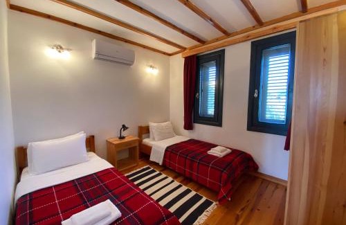 Selcuk House | Lamin House