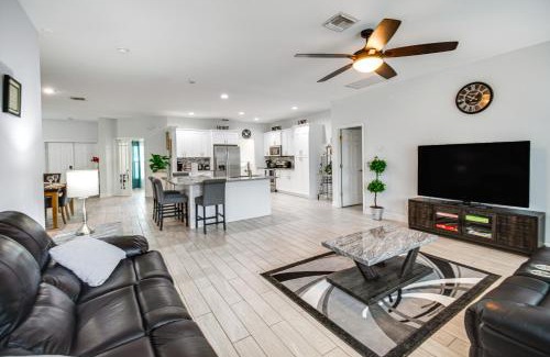 Centennial House | Lanai, Private Pool Lehigh Acres Home