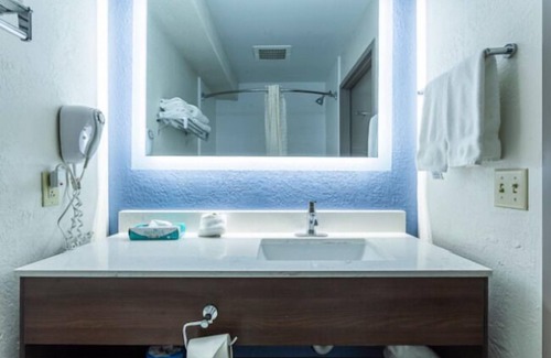 Manheim Hotel | Lancaster Inn and Suites