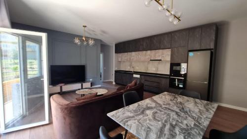 Farke Apartment | Land Lake Tirana