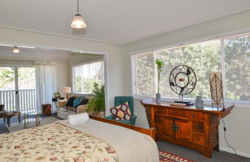 Balmoral Ridge House | Land Of Lost Treasure