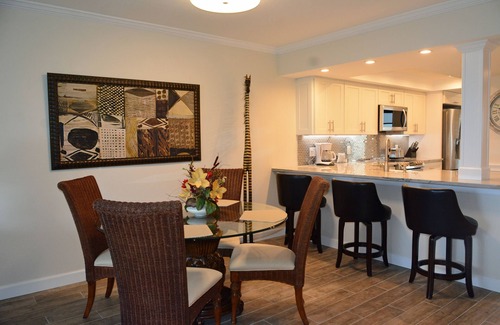 Sunset Beach Condo | Land's End: Gulf-front Luxury, WIFI, HDTV, Free phone, Beautiful