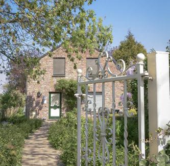 Philippine House | land s' end