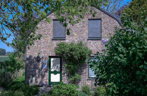 Philippine House | land s' end