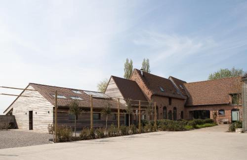 Pervijze House | Landelijk vakantiehuis in Diksmuide met een tuin en vijver