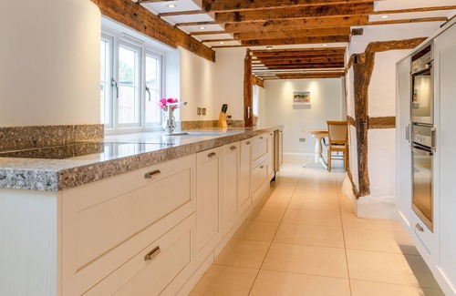 Great Witcombe House | Landers, Cheltenham - sleeps 10 guests in 5 bedrooms