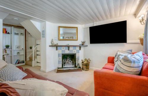 Woodfalls House | Landfords Cottage