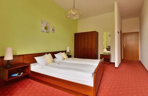 Eischleben Hotel | Landgasthof & Hotel KRONE Eischleben