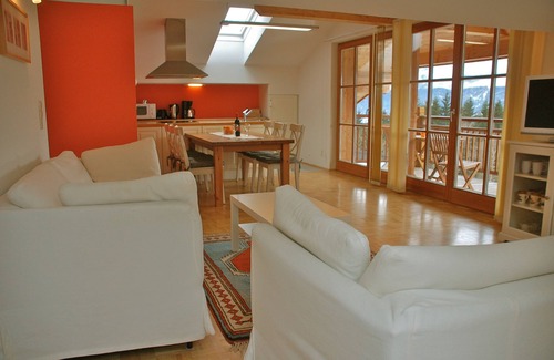 Hermagor-Pressegger See Apartment | Landhaus Mitsche, apartment panoramic view in a quiet, sunny position