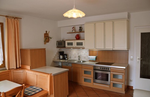 Hermagor-Pressegger See Apartment | Landhaus Mitsche, Gartnerkofel apartment with mountain views
