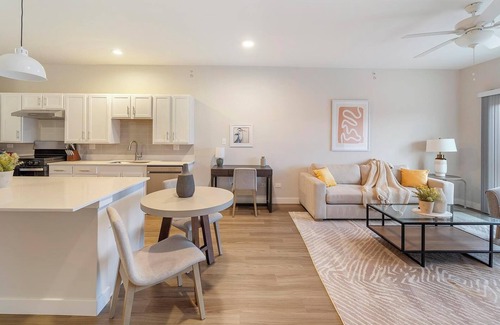 Willow Springs Apartment | Landing | Amazing 1BD, Gym, Pool