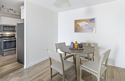 Rocky Hill Apartment | Landing at Concierge Rocky Hill Apartments - 2 Bedrooms in Downtown Rocky Hill