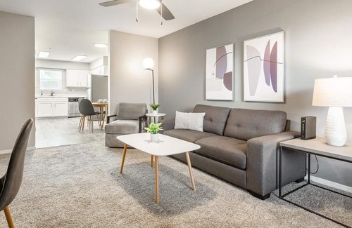 Georgetown Apartment | Landing at Elevate Apartments - 2 Bedrooms in Downtown Georgetown