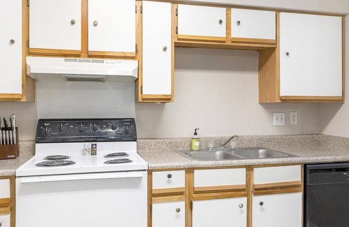 Georgetown Apartment | Landing at Elevate Apartments - 2 Bedrooms in Downtown Georgetown