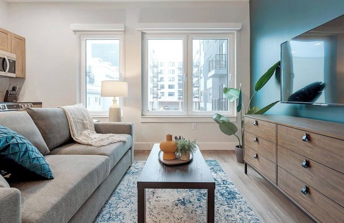 Kensington Apartment | Landing at Hagert and York - Studio in East Ken.