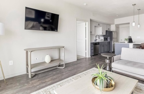 West Dallas Apartment | Landing at Lofts at Sylvan Thirty - 2 Bedrooms .