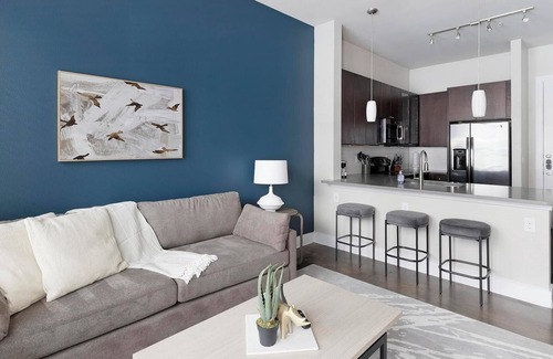Old East Dallas Apartment | Landing at Macallan on Ross - 1 Bedroom in Old .
