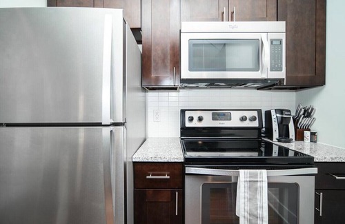 Plymouth Meeting Apartment | Landing at Parc at Plymouth Meeting - 1 Bedroom in Downtown Plymouth Meeting