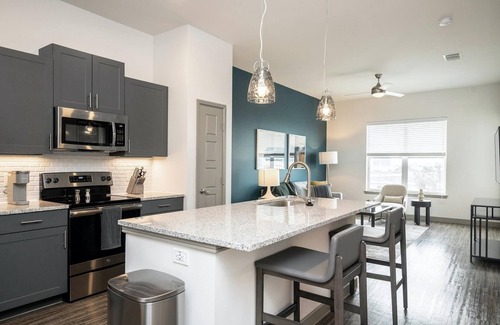 Homestead Apartment | Landing at Seascape Pointe - 3 Bedrooms in Home.