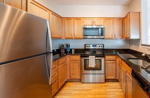 Ellicott City Apartment | Landing at The Elms at Montjoy - 2 Bedrooms in Downtown Ellicott City