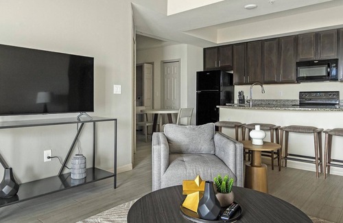 Eastwood Village Apartment | Landing at The Vistas at Eastwood - 2 Bedrooms .