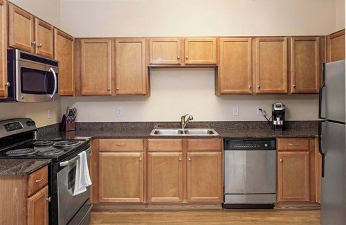 Sweetbriar Apartment | Landing | Chic 1BD, Courtyard, Pool